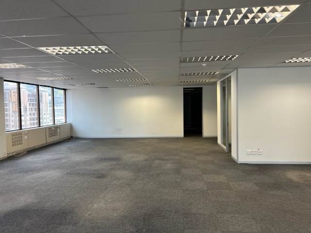 1217  m² Commercial space in Cape Town City Centre photo number 19
