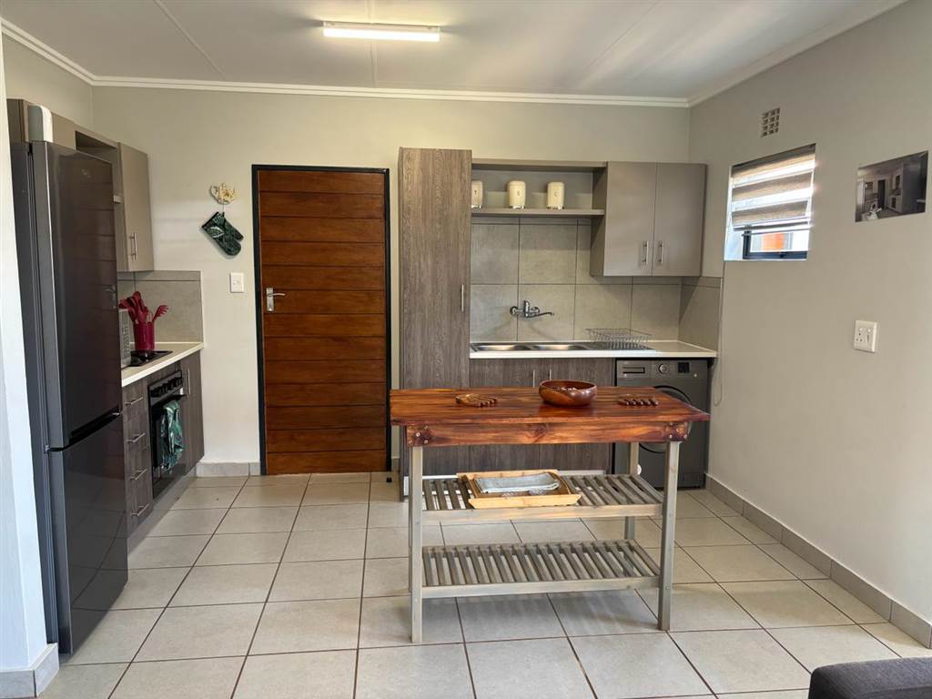 3 Bed House in Pimville photo number 2