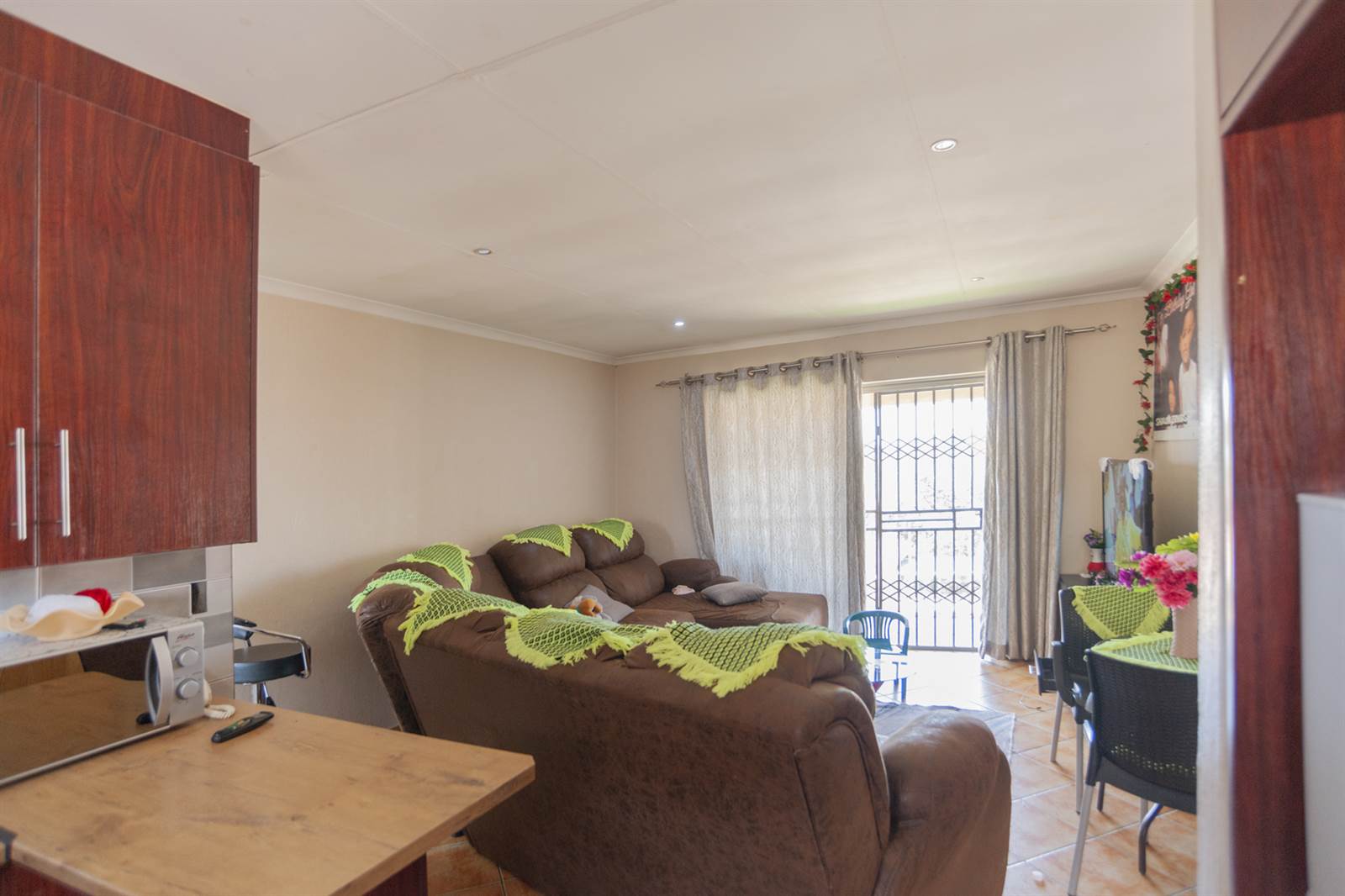 2 Bed House in Rensburg photo number 6