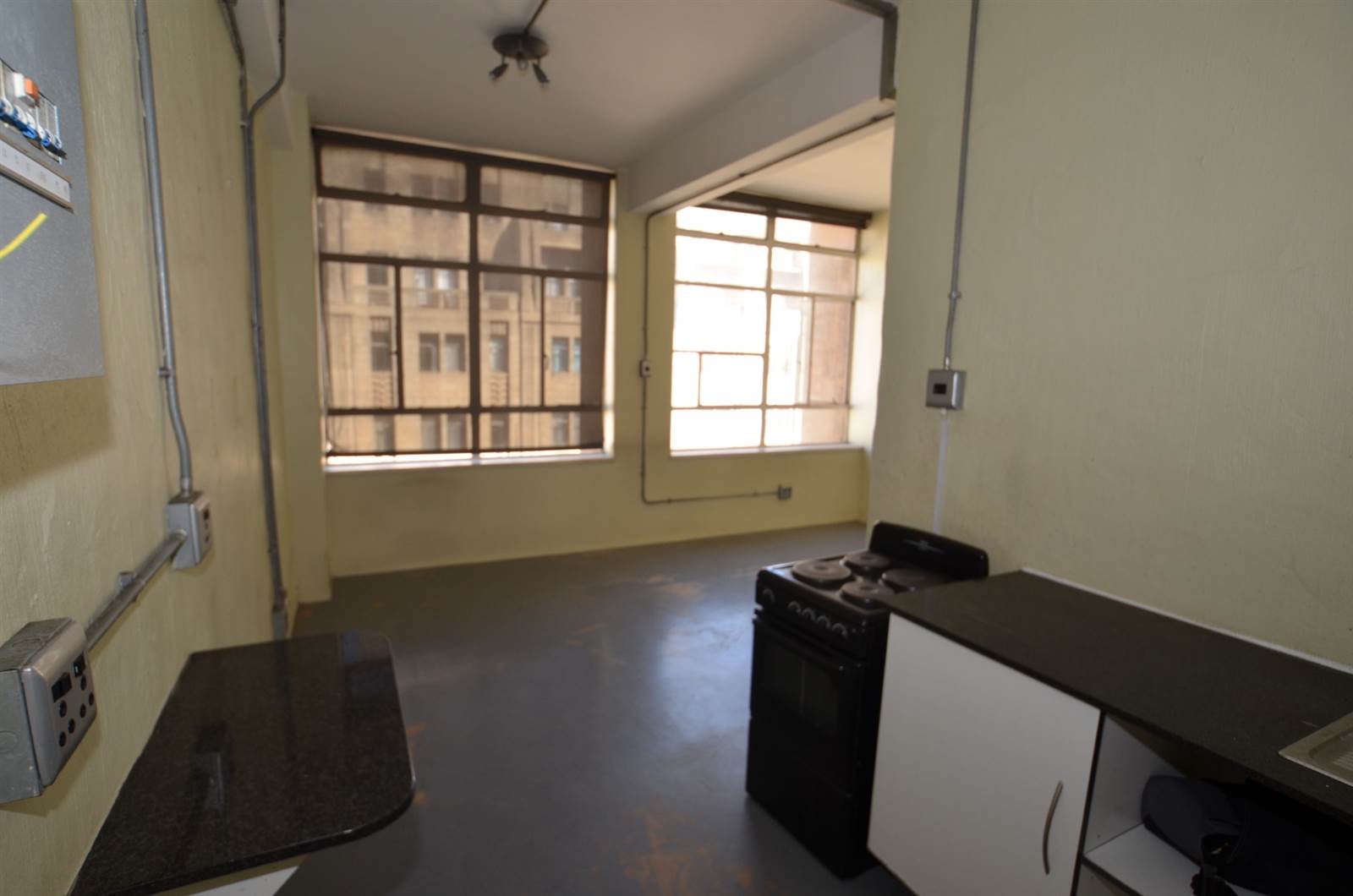 1 Bed Apartment in Johannesburg Central photo number 6
