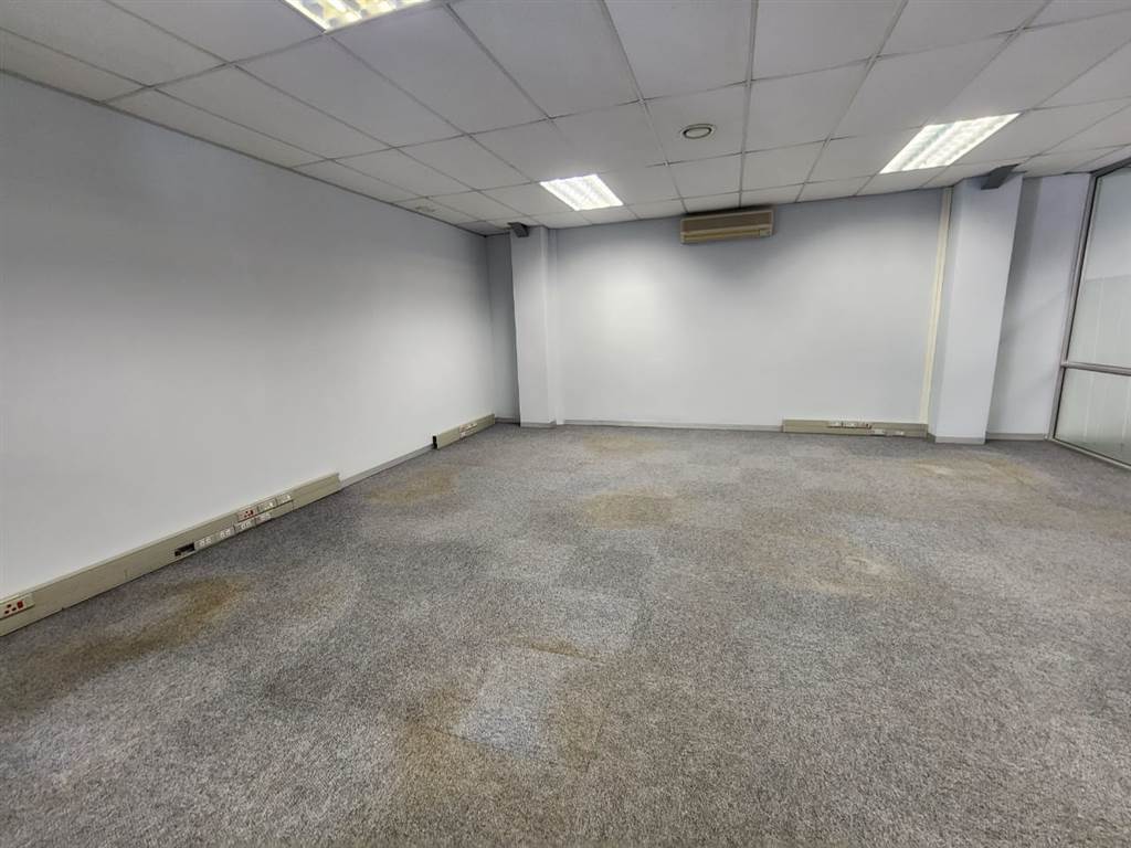 1222  m² Commercial space in Claremont photo number 27