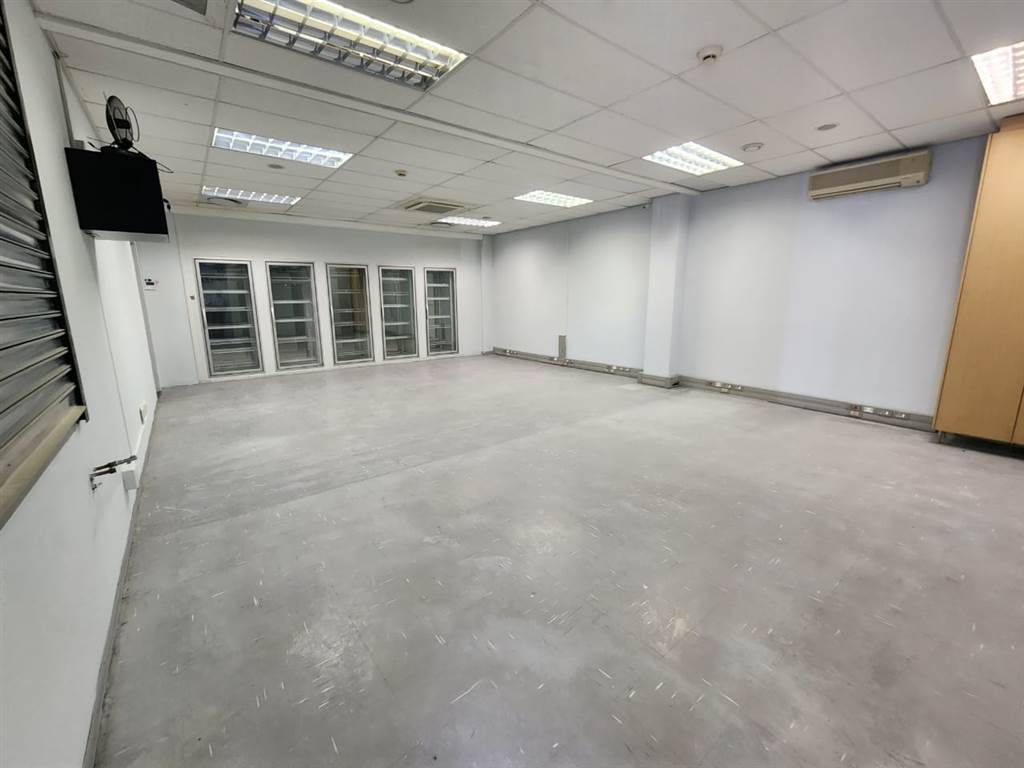 1222  m² Commercial space in Claremont photo number 16