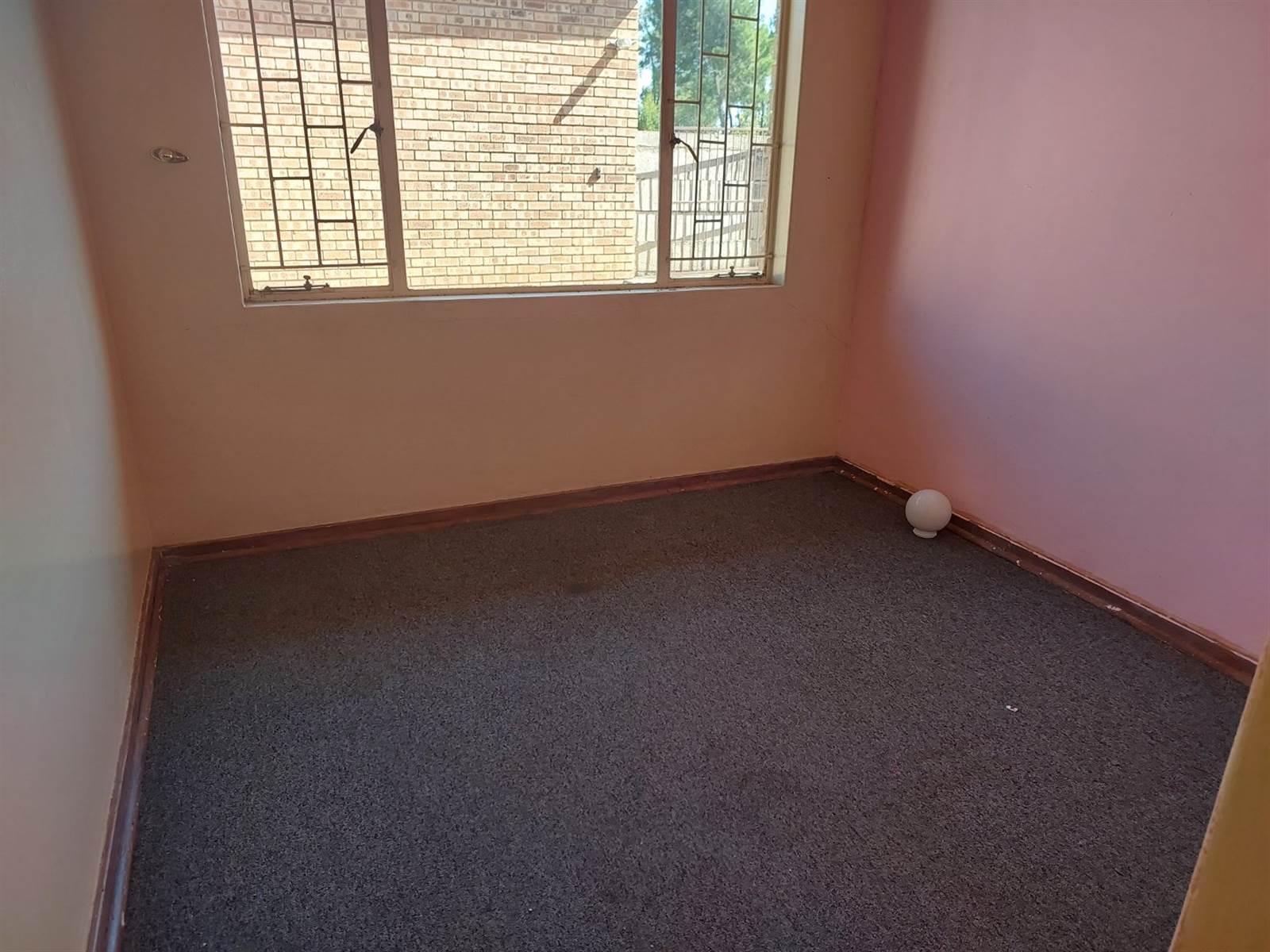 2 Bed Townhouse in Kroonstad photo number 22