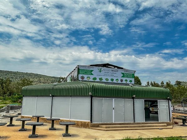 700 m² Retail Space 700 m² Retail Space