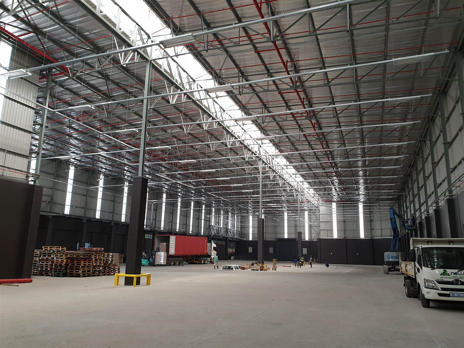 4300  m² Industrial space in Isando photo number 3