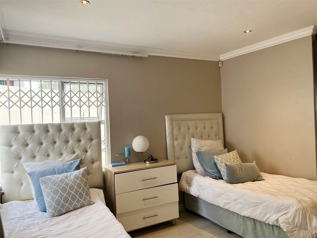 5 Bed House in Woodmead photo number 22