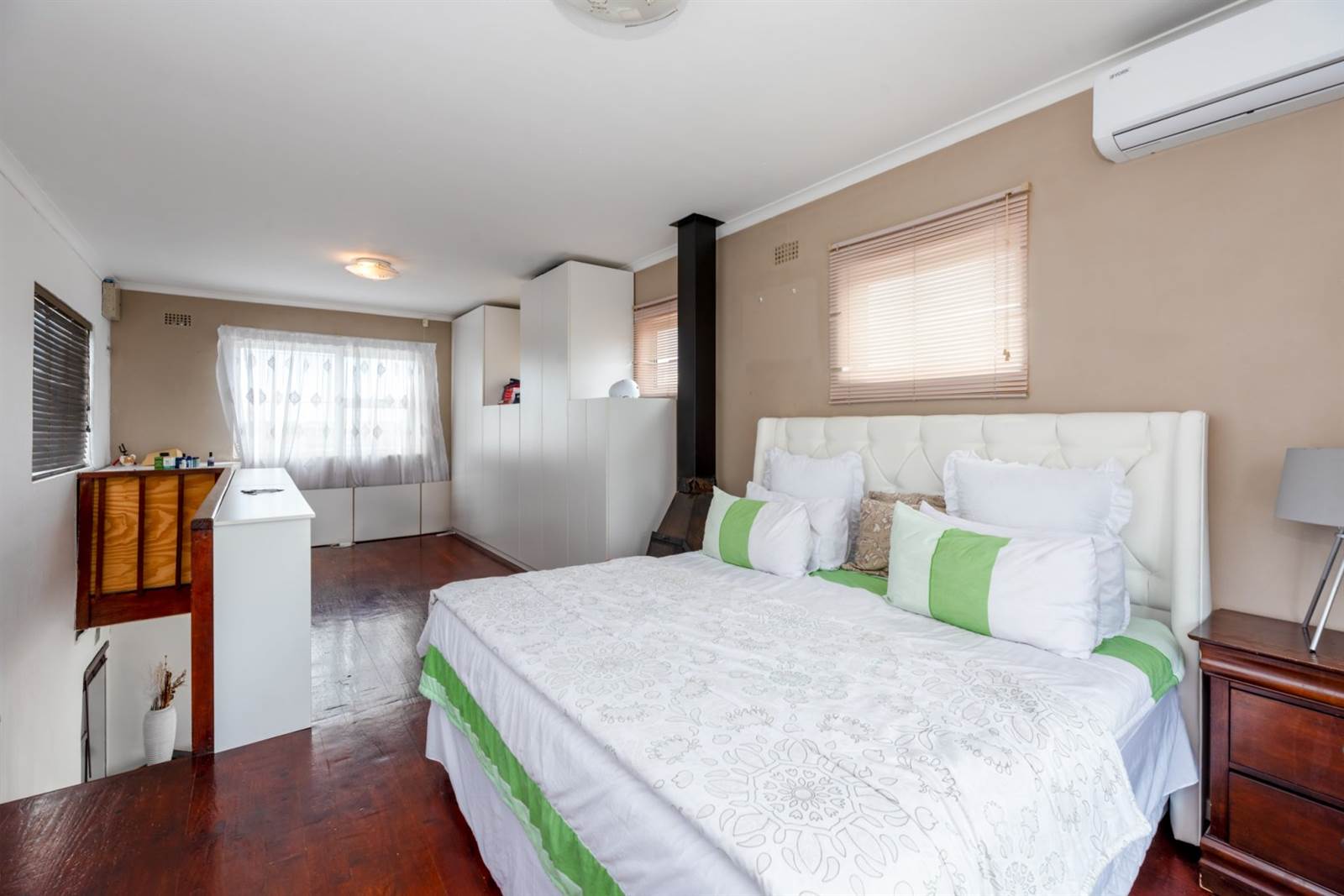 4 Bed House in Marina Da Gama photo number 20