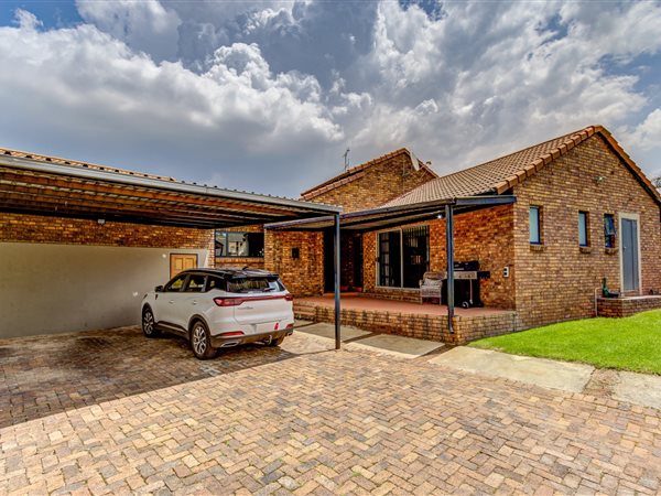 3 Bedroom House 3 Bedroom House