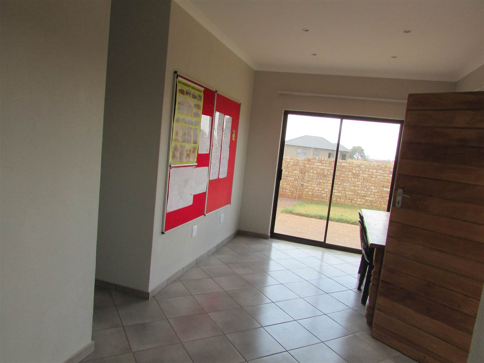 3 Bed Townhouse in Westonaria photo number 2