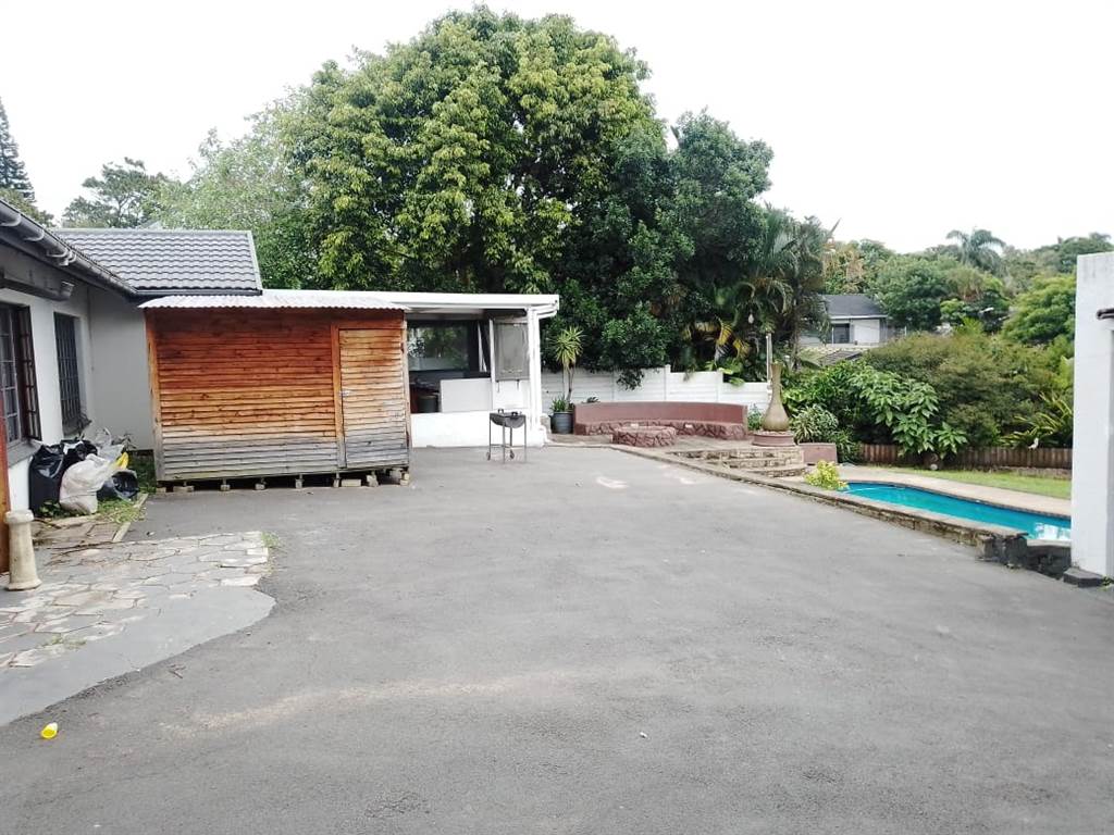 4 Bed House in Illovo Glen photo number 29