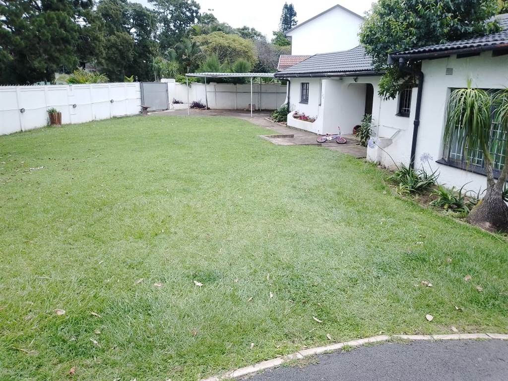 4 Bed House in Illovo Glen photo number 23