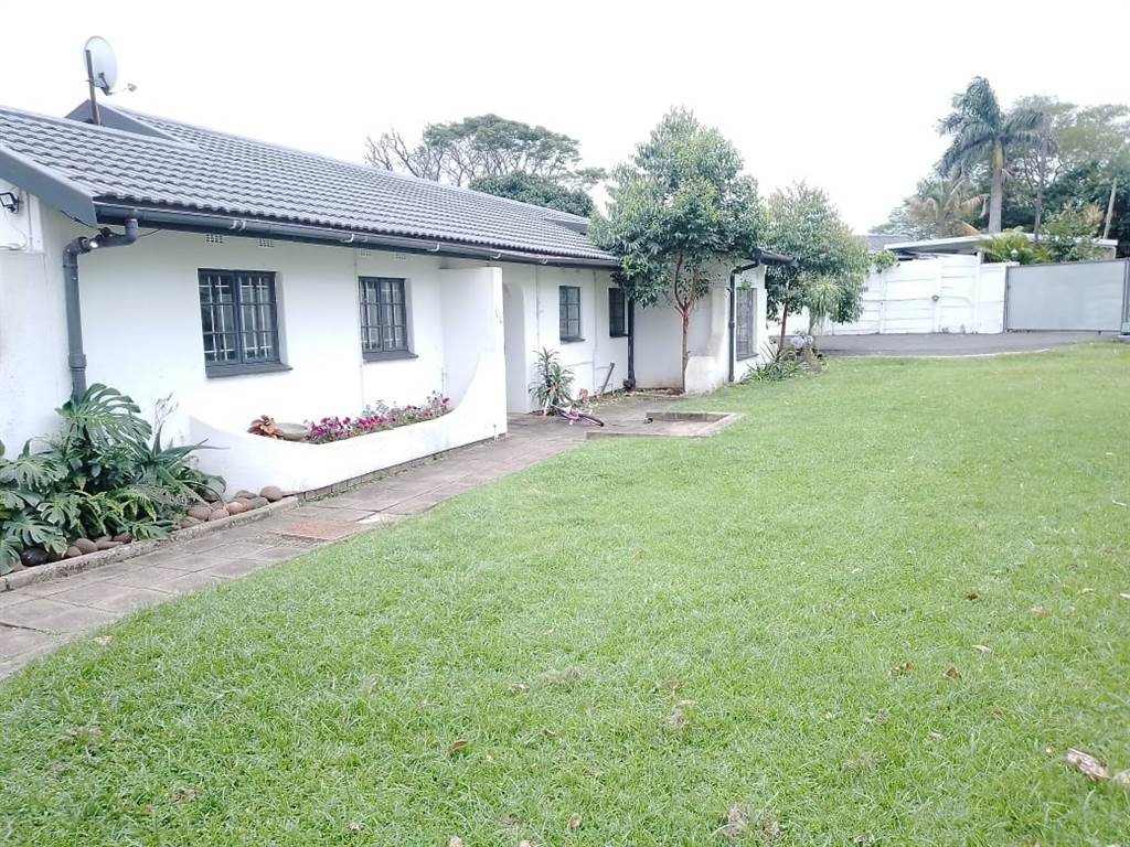 4 Bed House in Illovo Glen photo number 24