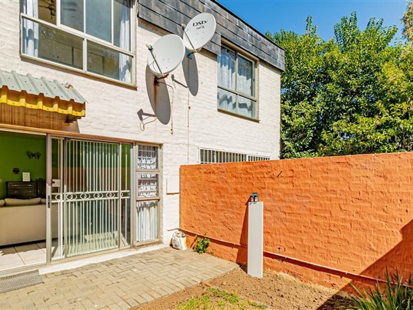 2 Bedroom Townhouse 2 Bedroom Townhouse