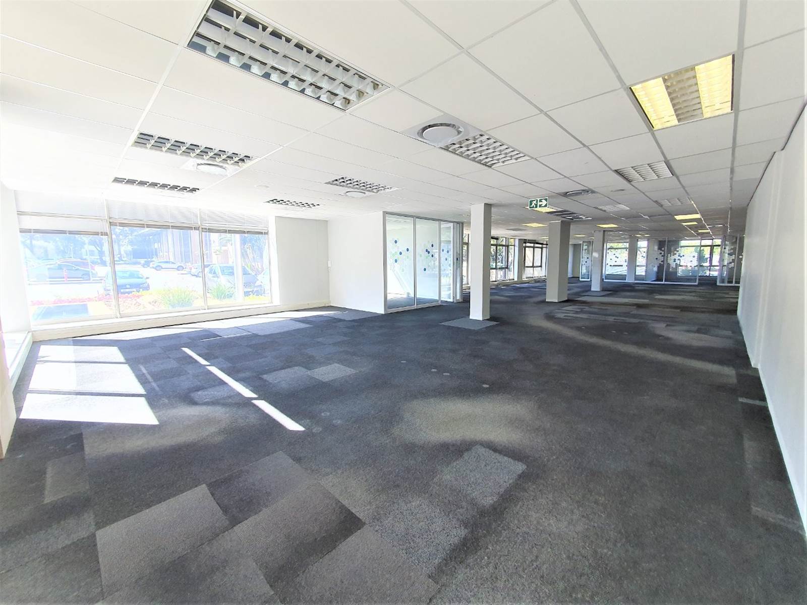488  m² Commercial space in Bryanston photo number 1