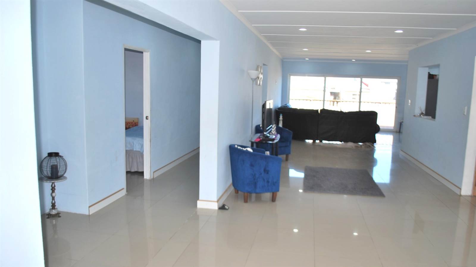 4 Bed House in Pearly Beach photo number 10