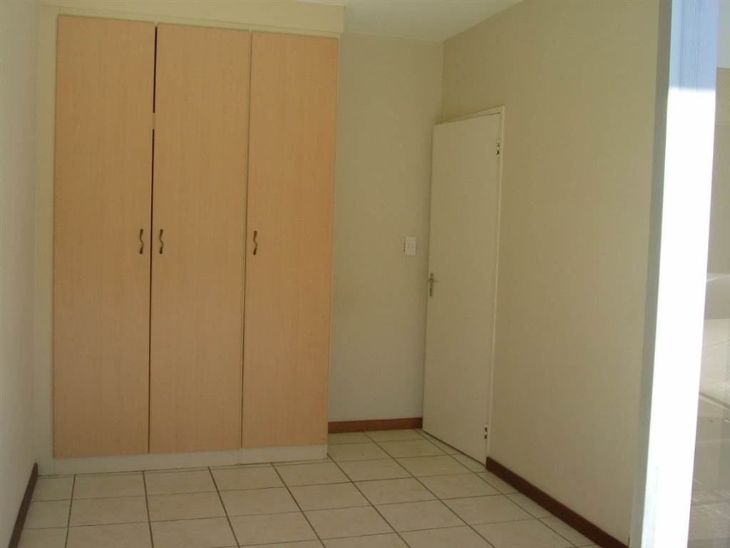 2 Bed Flat in Riviera photo number 14