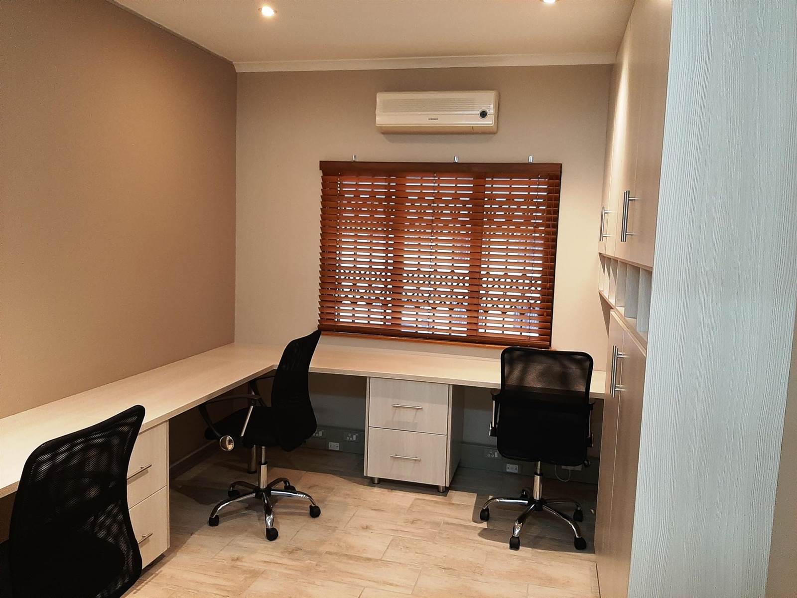 213  m² Office Space in Kloof photo number 8