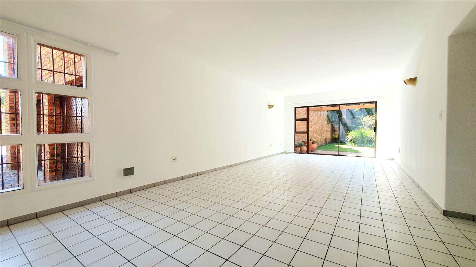 3 Bed Apartment in Sunward Park photo number 22
