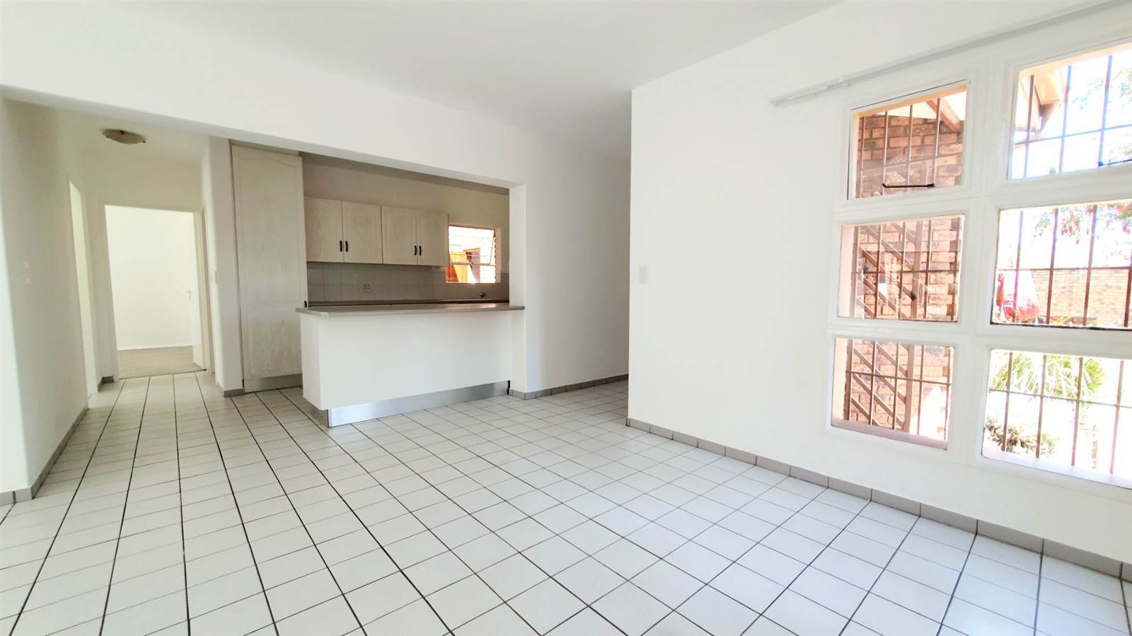 3 Bed Apartment in Sunward Park photo number 30