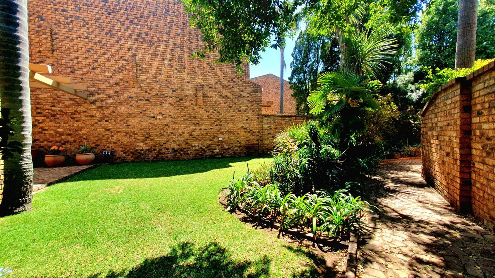 3 Bed Apartment in Sunward Park photo number 20