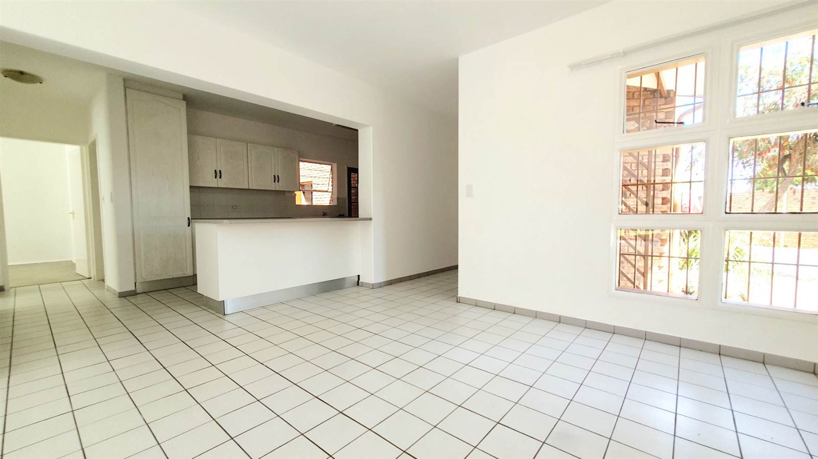 3 Bed Apartment in Sunward Park photo number 29