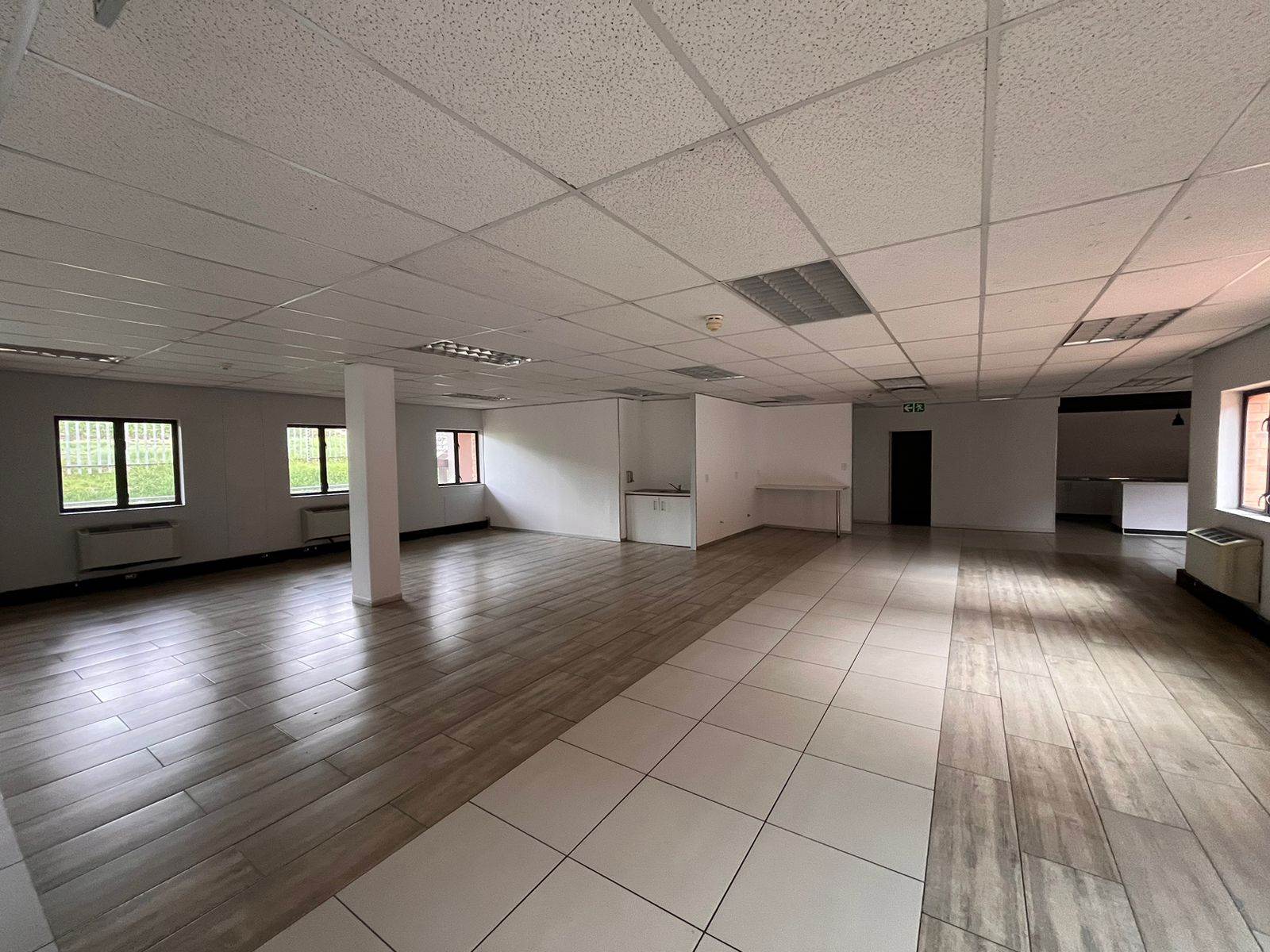 2953  m² Commercial space in Constantia Kloof photo number 18