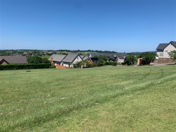 903 m² Land available in Cotswold Downs Estate