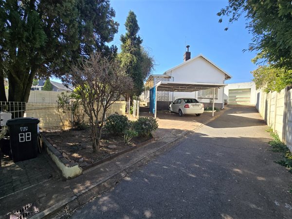 4 Bedroom House 4 Bedroom House