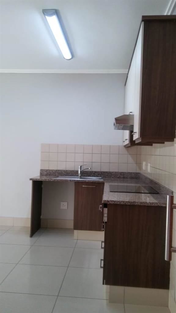 1 Bed Apartment in Umhlanga Rocks photo number 15