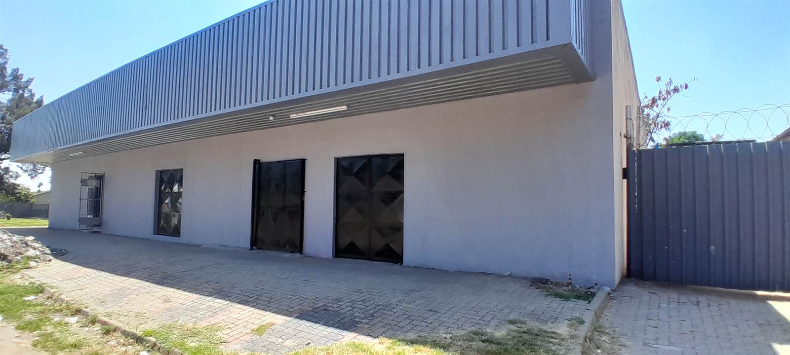 400  m² Commercial space in Rustenburg North photo number 4