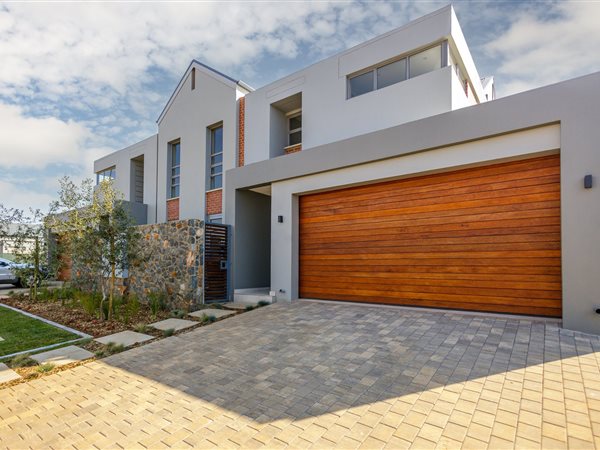 3 Bedroom Duplex 3 Bedroom Duplex