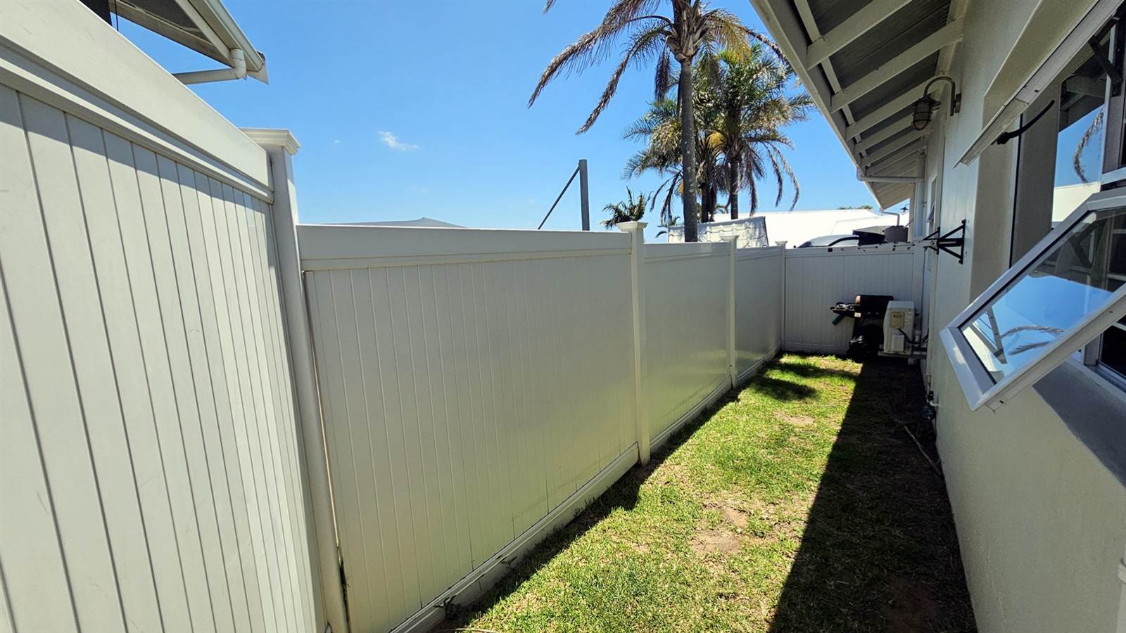 2 Bed Townhouse in Shelly Beach photo number 25