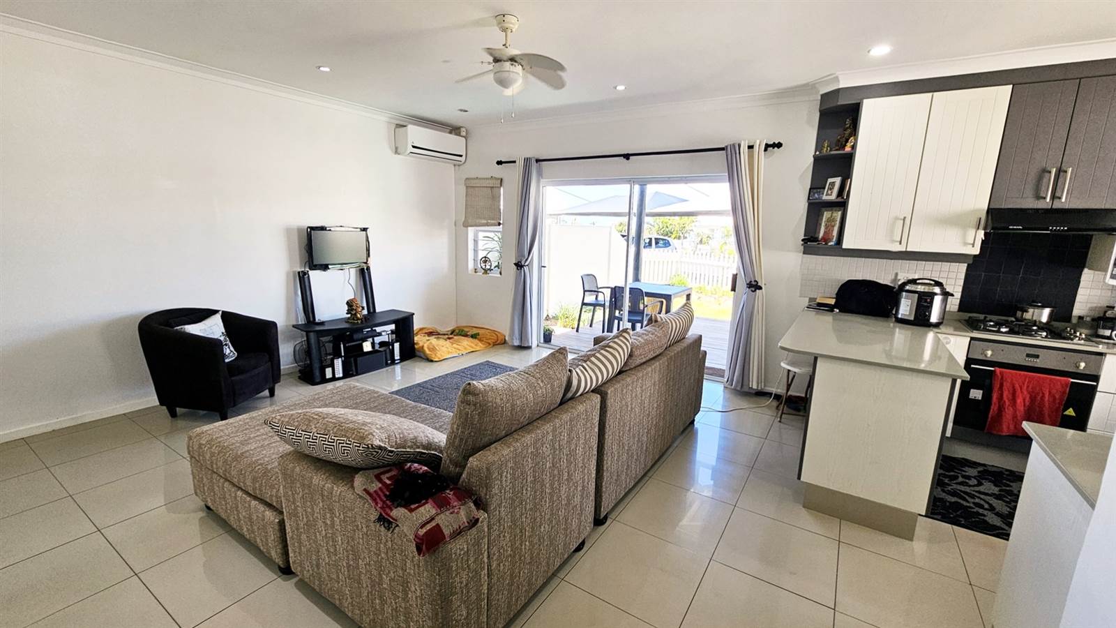 2 Bed Townhouse in Shelly Beach photo number 10
