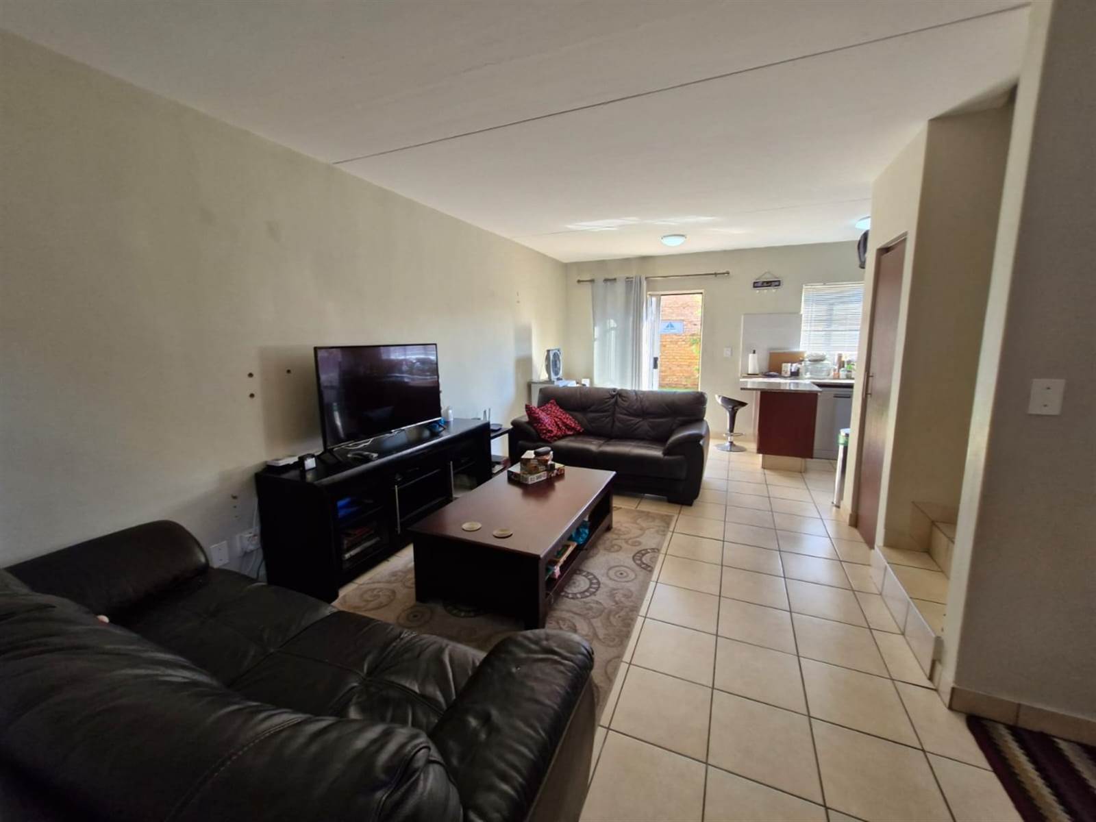 2 Bed Townhouse in Annlin photo number 6