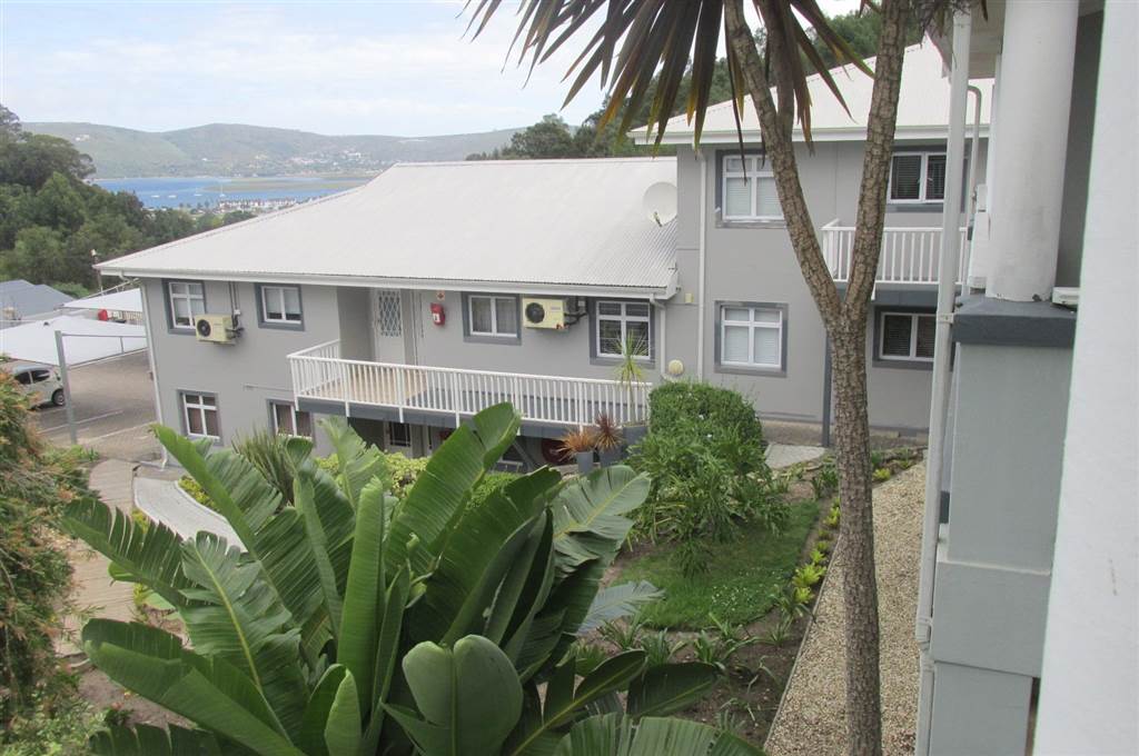 2 Bed Apartment in Knysna Heights photo number 16