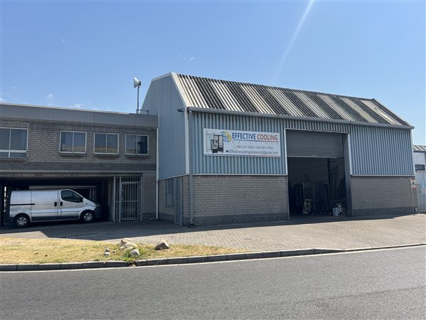 274  m² Industrial space in Epping