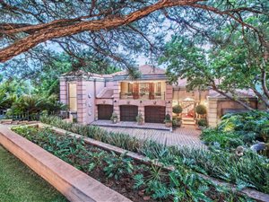 5 Bed House in Woodhill