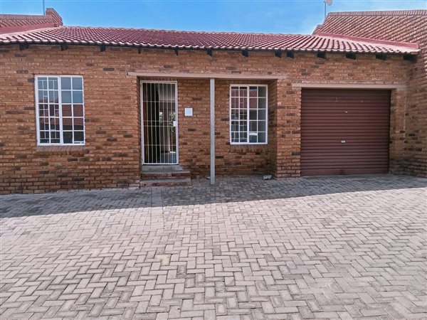 2 Bedroom Townhouse 2 Bedroom Townhouse