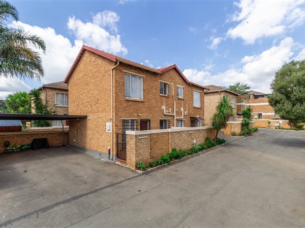 2 Bed Townhouse in Strubens Valley