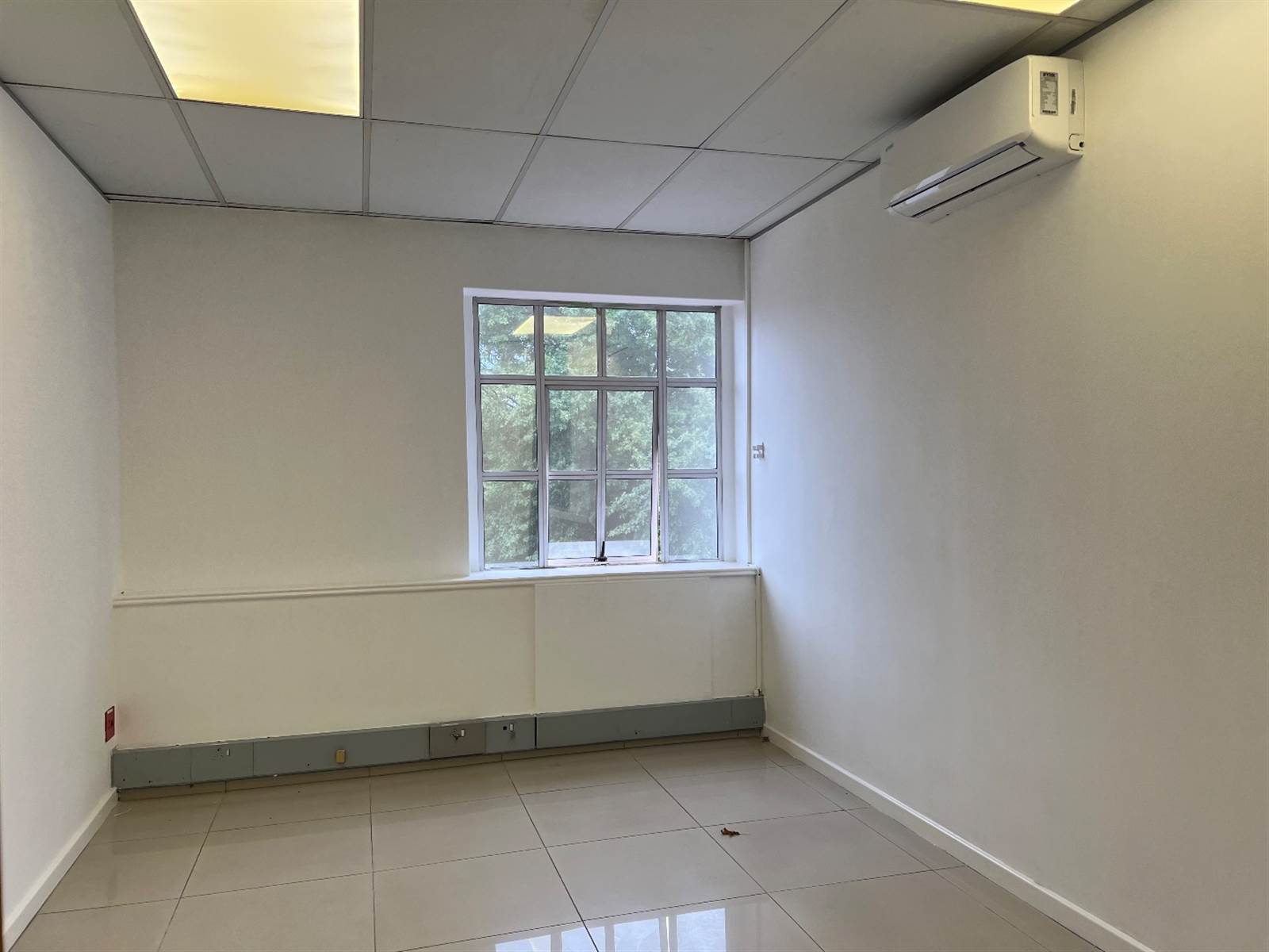 355  m² Commercial space in Bryanston East photo number 6