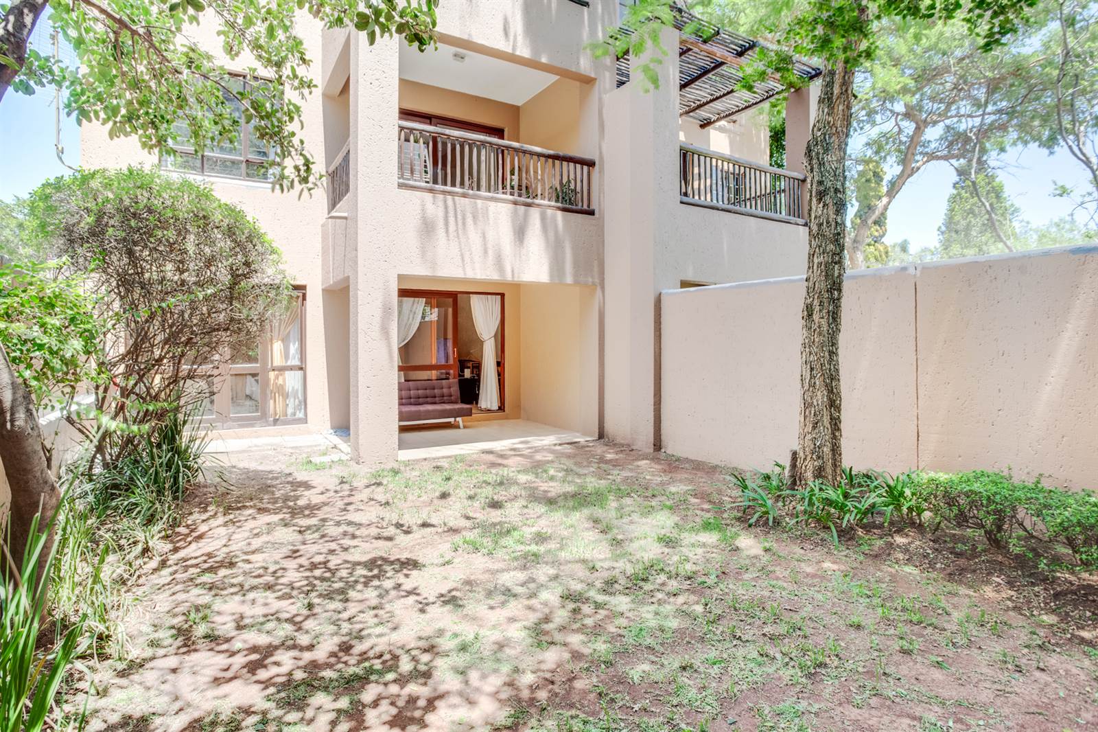 1 Bed Apartment in Lonehill photo number 9