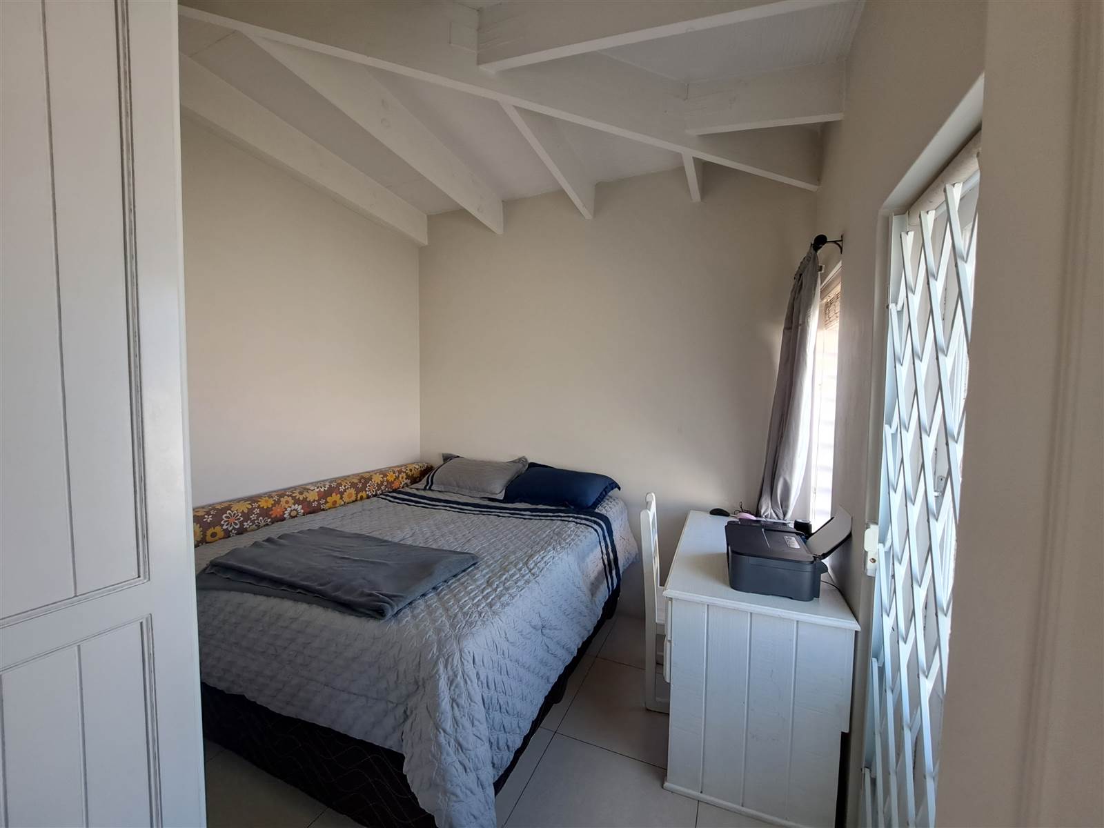 3 Bed Townhouse in Bredasdorp photo number 11