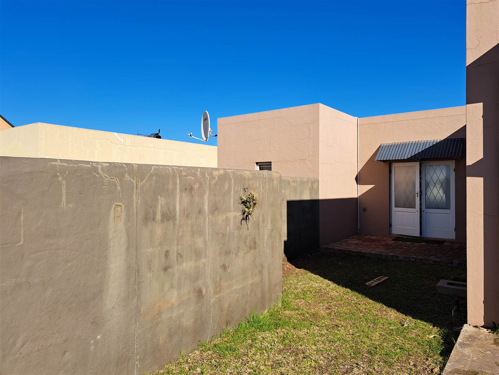 3 Bed Townhouse in Bredasdorp photo number 20
