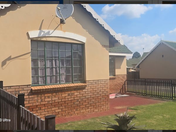 3 Bedroom Townhouse 3 Bedroom Townhouse