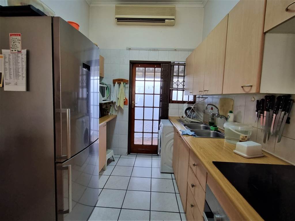 2 Bed Townhouse in Bryanston photo number 8