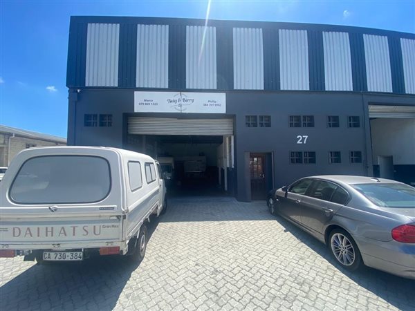 220  m² Industrial space