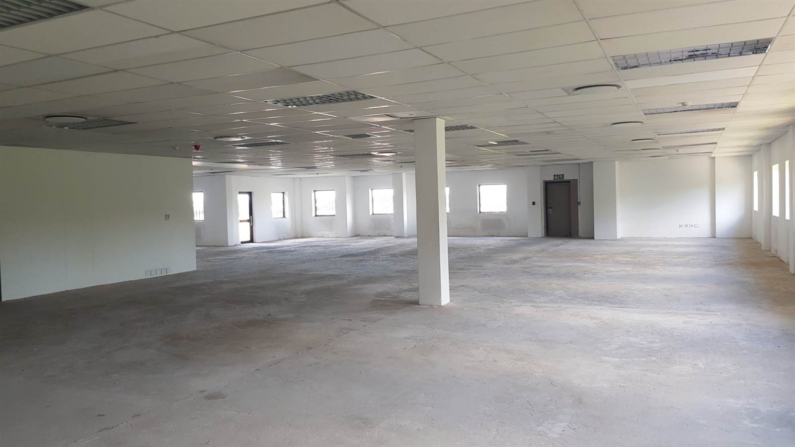 820  m² Commercial space in Bedfordview photo number 7