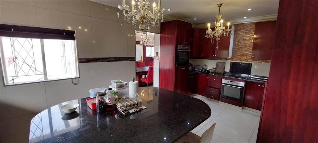 4 Bed House in Durban North photo number 9