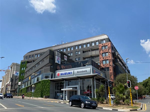 162  m² Commercial space