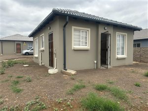 3 Bed House in Lotus Gardens